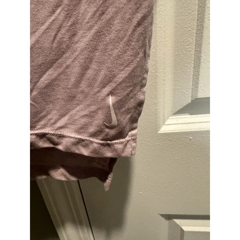 Nike‎ Yoga Light Purple Tee Medium